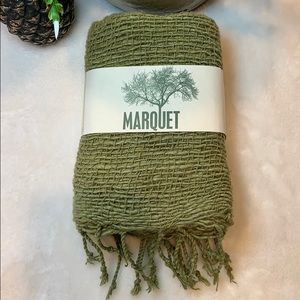Forest green hand woven free weave scarf.